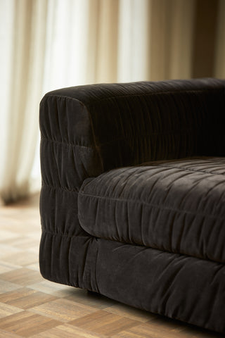 Club Couch: Royal Velvet, Espresso 