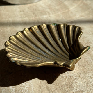 Brass shell dish