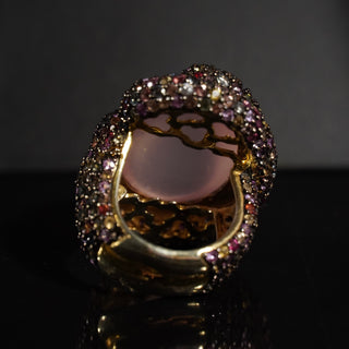Cocktail ring with rose quartz and sapphires