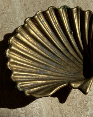 Brass shell dish