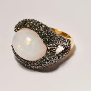 Cocktail ring with Opal and Sapphires